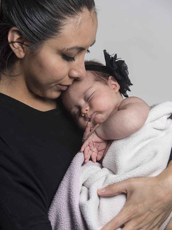 photographe bébé et famille shooting clermont ferrand studio exterrieur nouveau né naissance auvergne